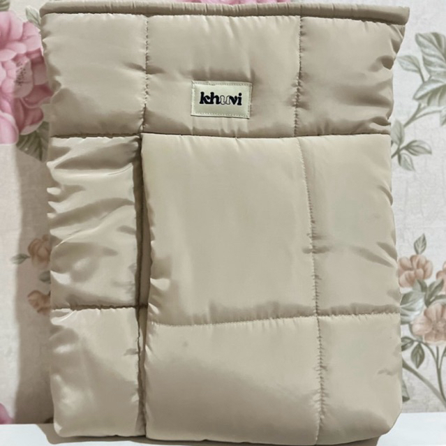 (preloved) khuvi puffy laptop sleeve/sleve case/tas laptop warna ivory