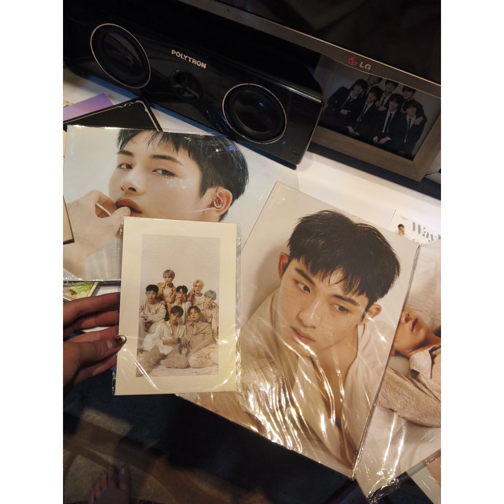 WAYV LUCAS WINWIN TEN SEASON GREETINGS 2021 OFFICIAL OFC POSTCARD CALENDAR POSTER STICKER