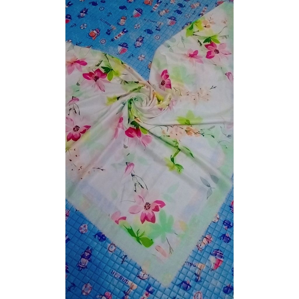 hijab voal segi empat motif bunga