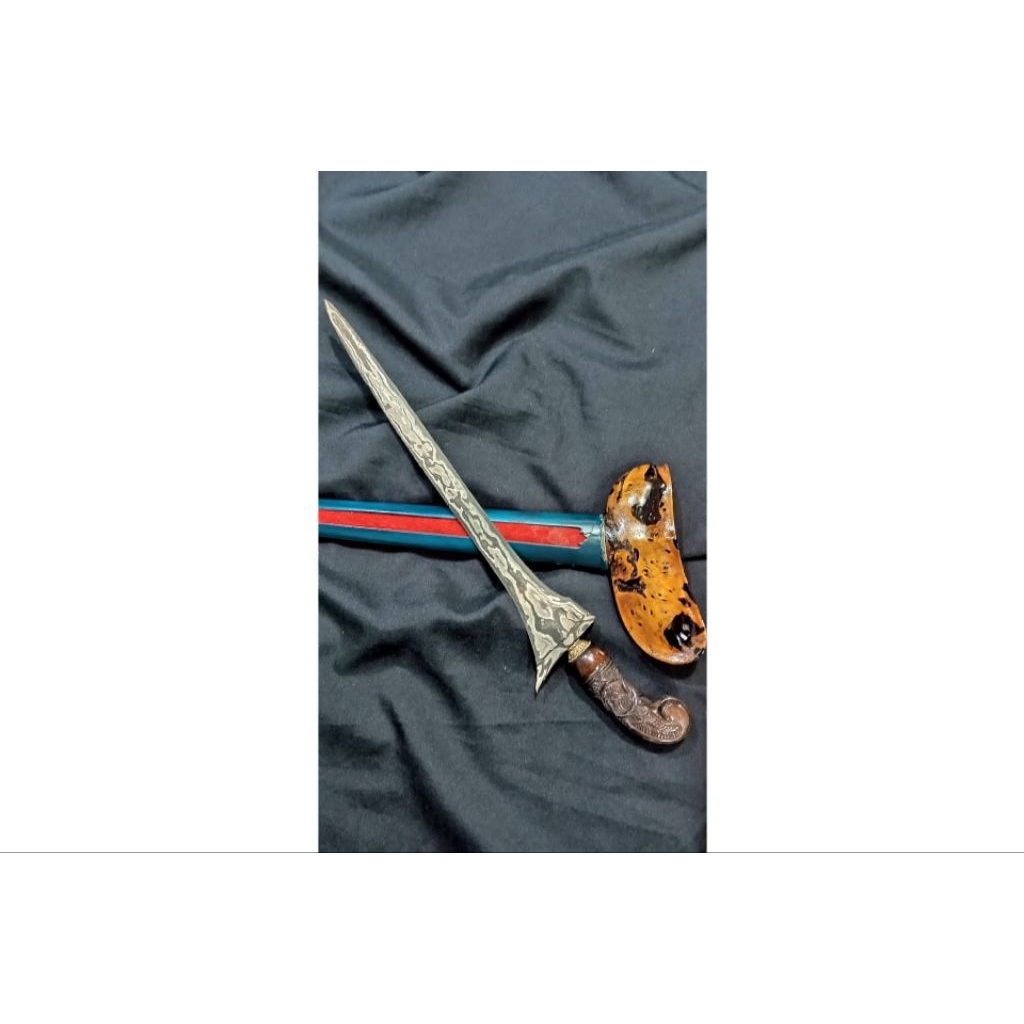 Keris Sepuh Brojol pamor Ngulit Semongko Tangguh Madura I Keris Majapahit
