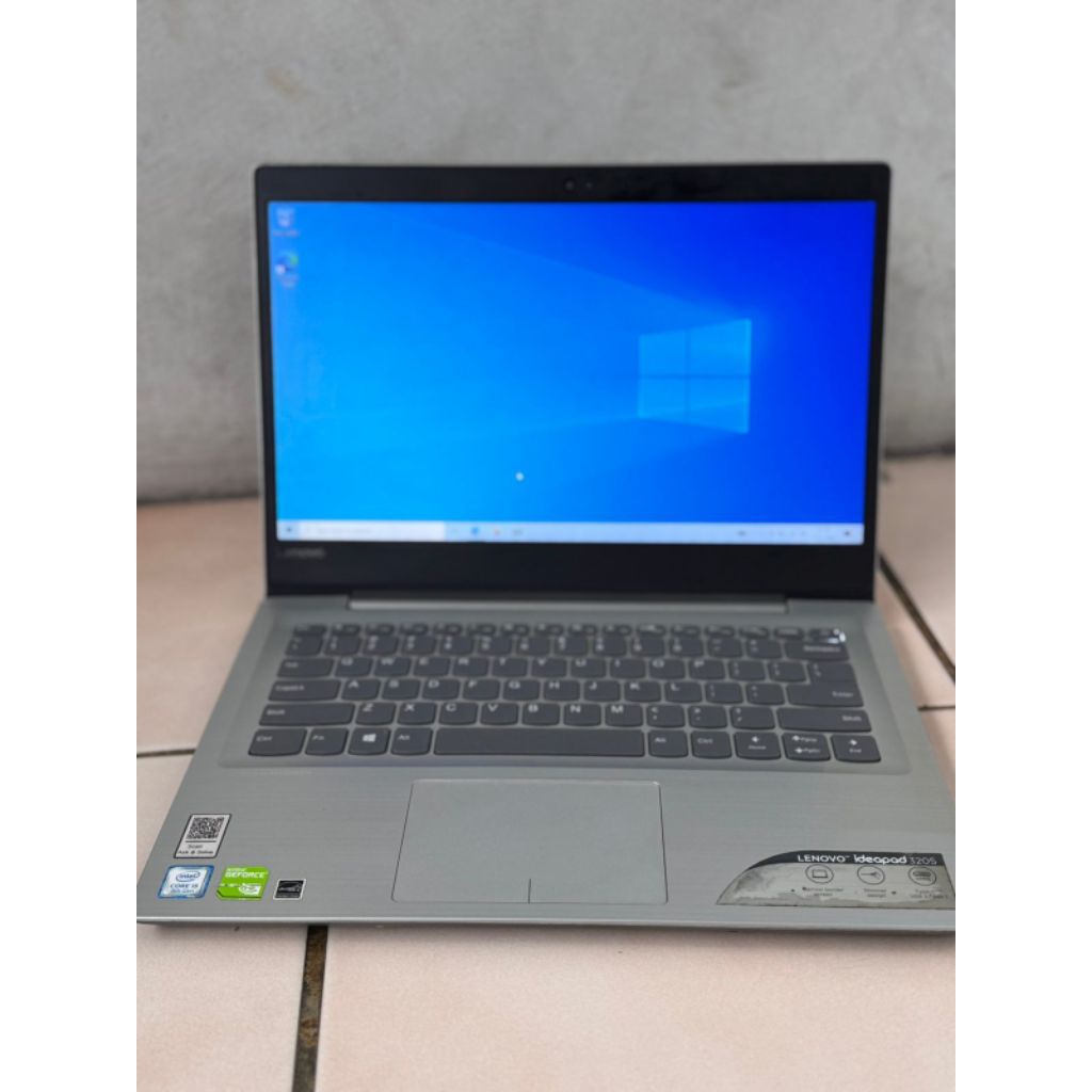 Lenovo ideapad 320S Silver Intel core i5-8250 unit + charger Ram 8gb Ssd 512gb