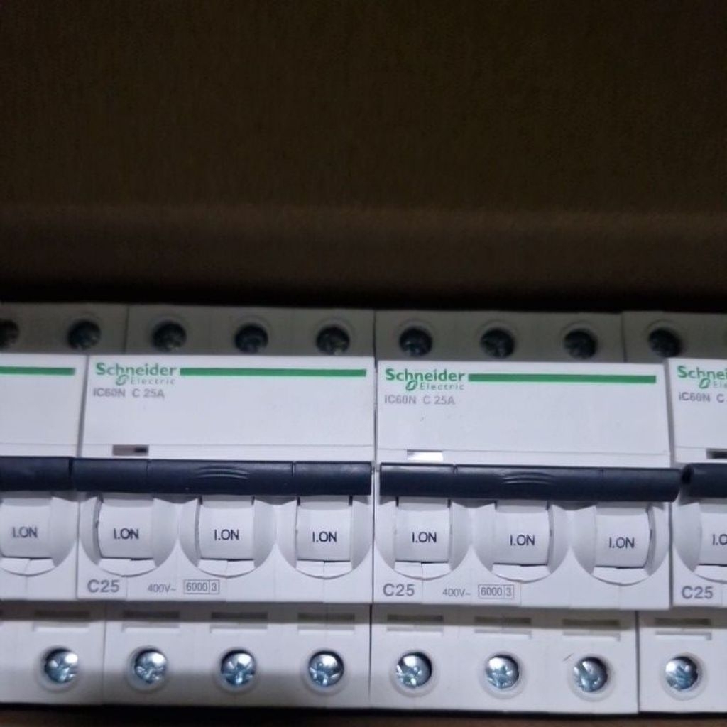 MCB SCHNEIDER IC60N 3P-25A