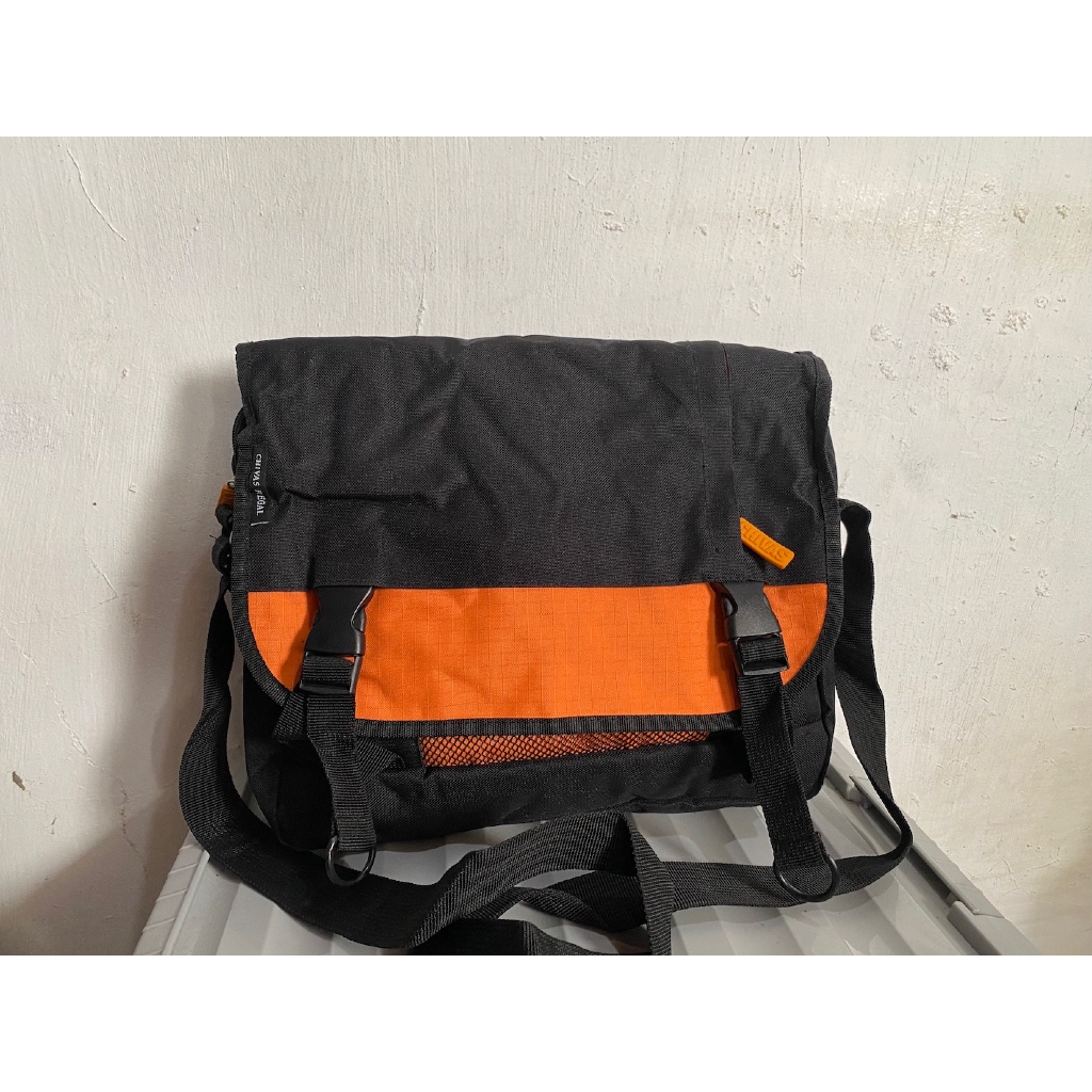 tas sling bag slempang cowo pria brand Chivas regal canvas hitam preloved