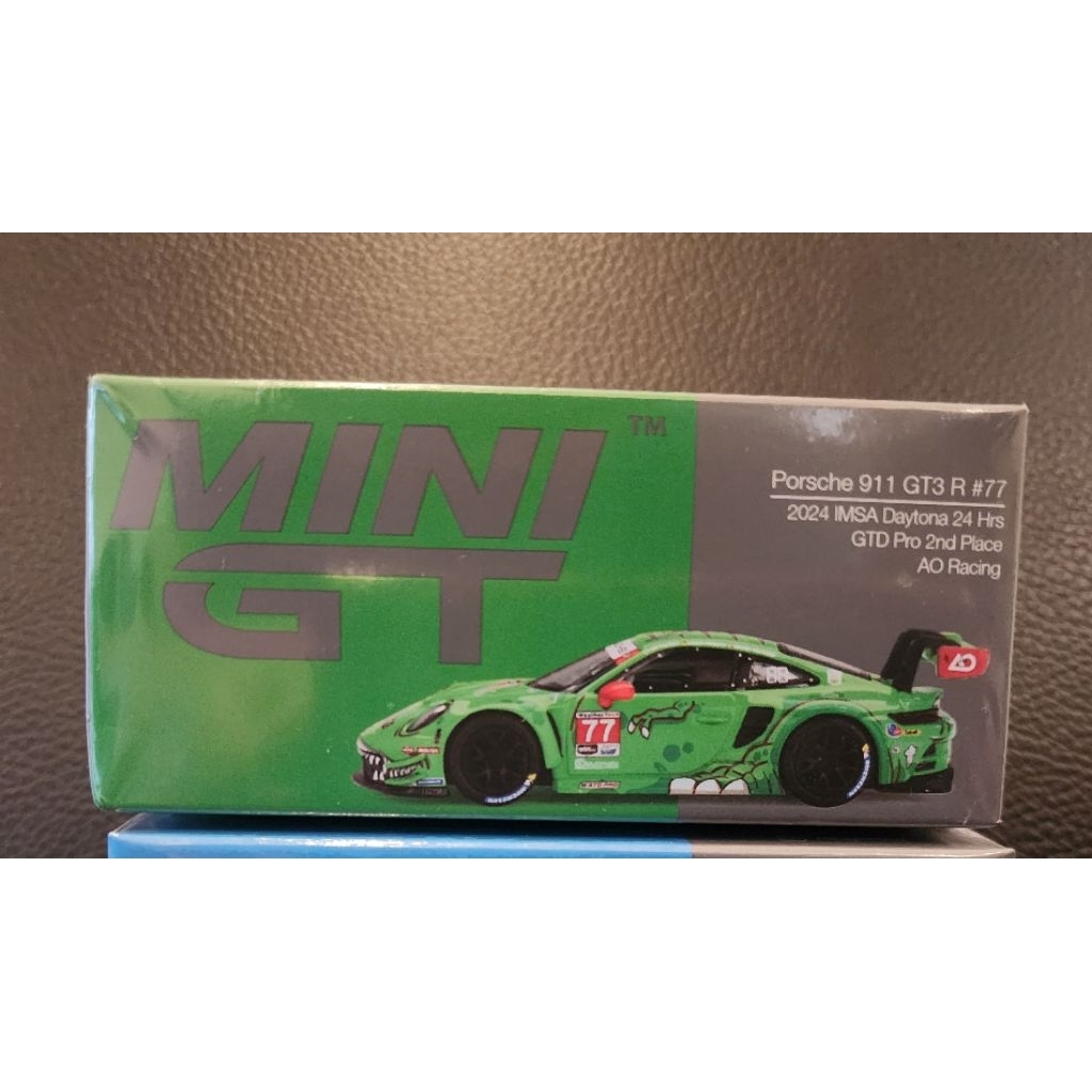 mini gt rexy #77