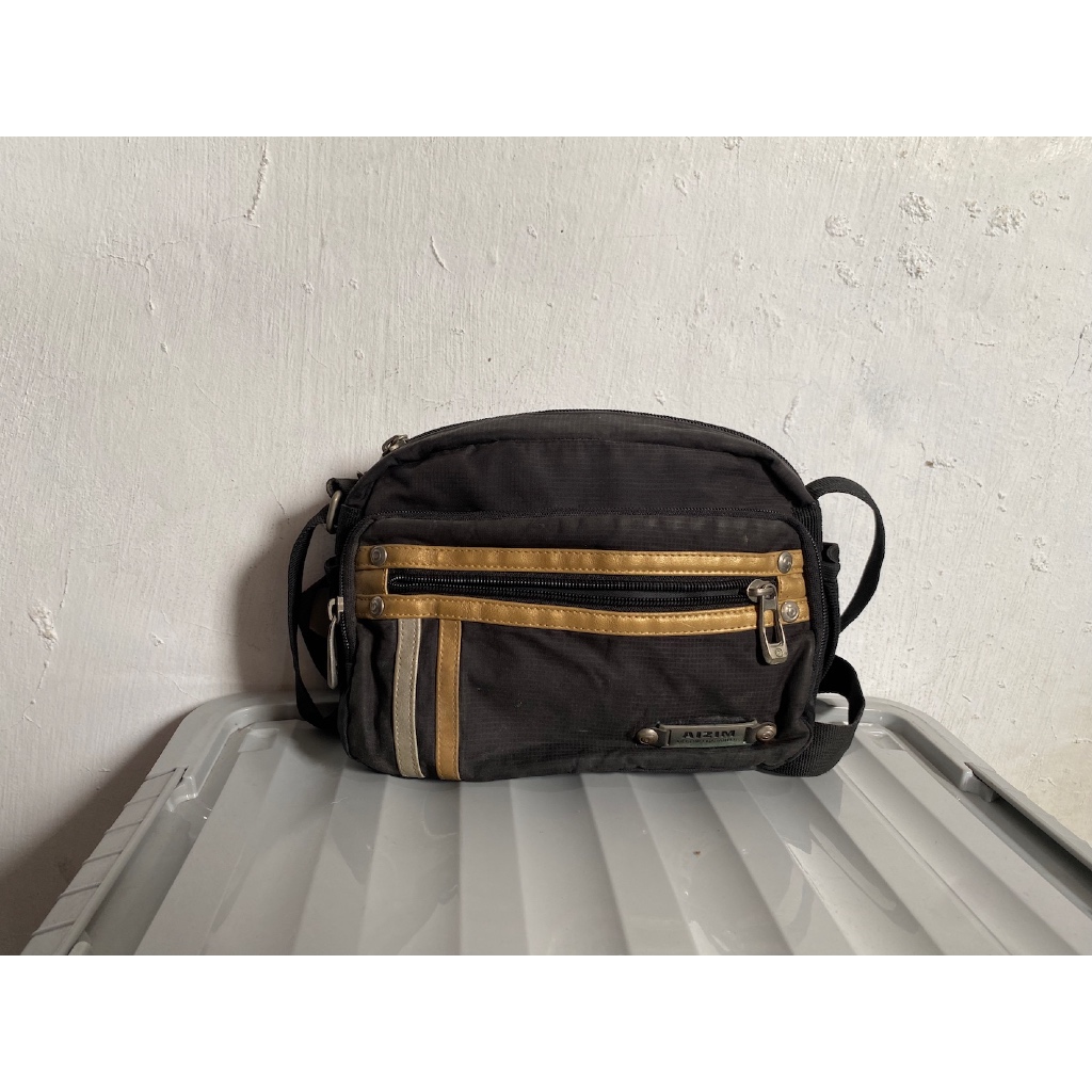 tas sling bag slempang pria men merk aizim nylon mix leather hitam preloved