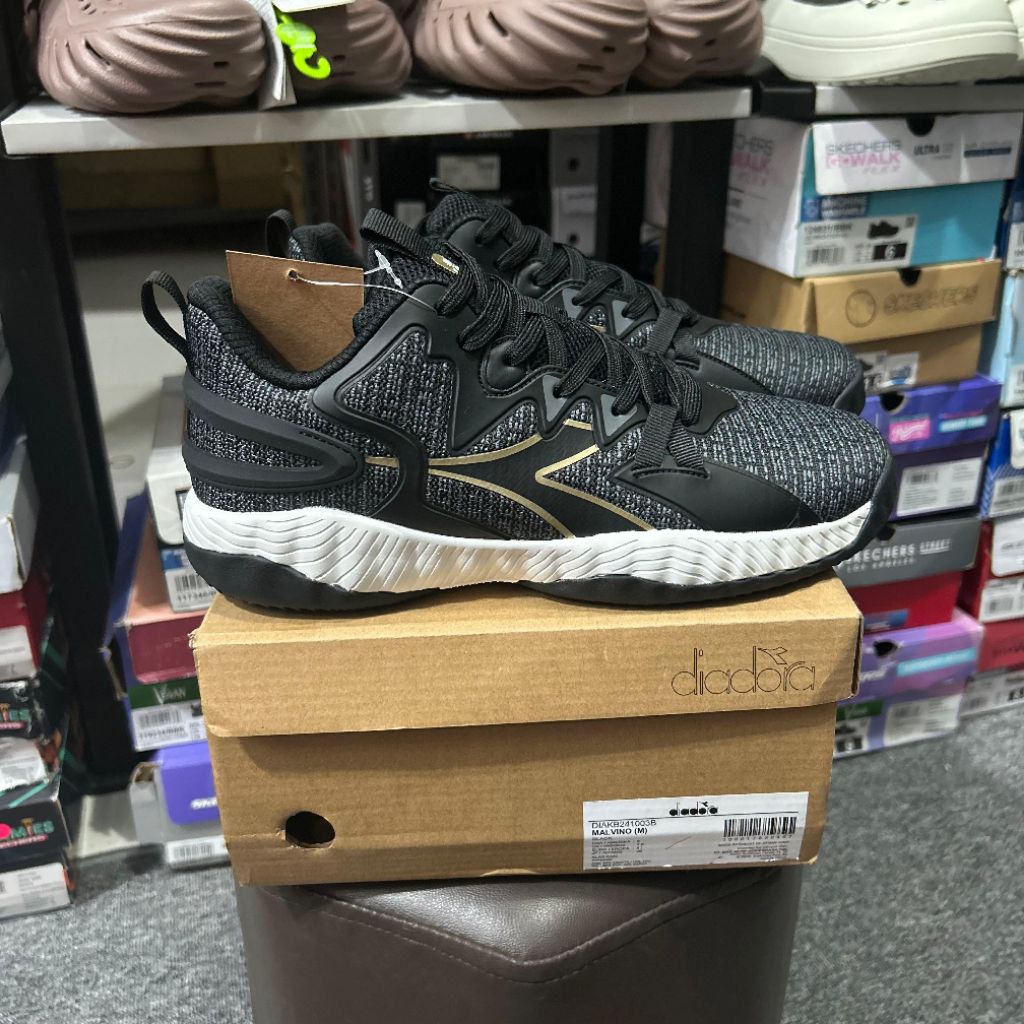 SEPATU BASKET PRIA DIADORA MALVINO BLACK