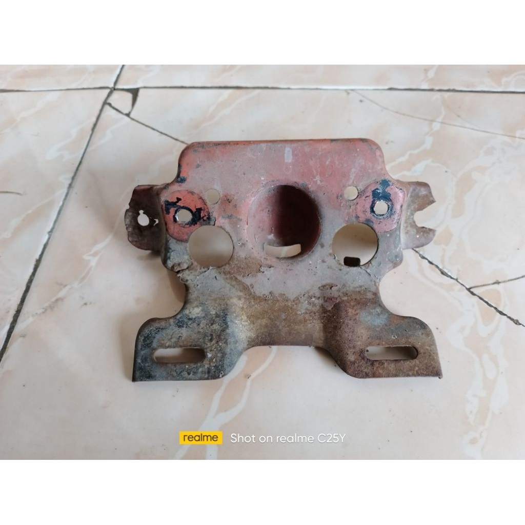 pangkon stoplam/dudukan lampu belakang yamaha L2 super L2 g