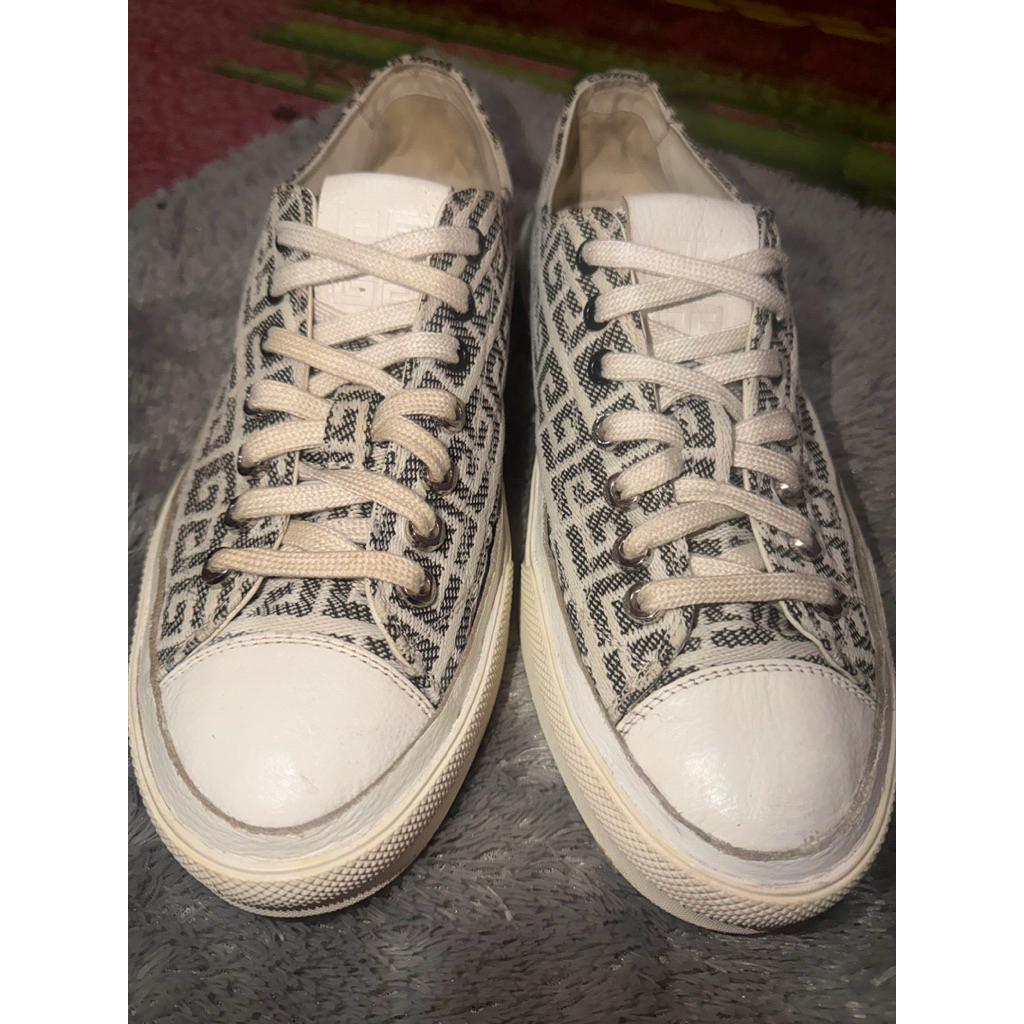 givenchy size 42 bekas