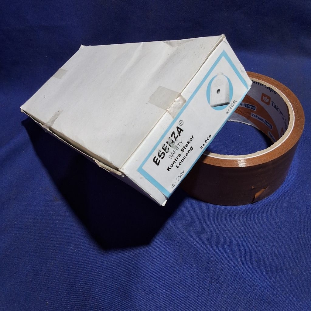 Contra Gepeng Esenza colokan tempel anti panas asli kuningan bentuk kecil warna putih 2 kaki lubang 