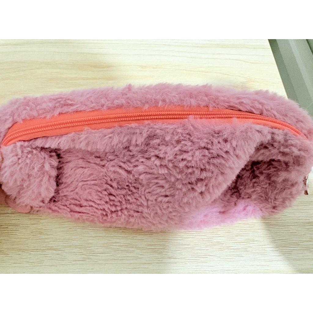 Preloved Kotak Pensil Bulu Halus