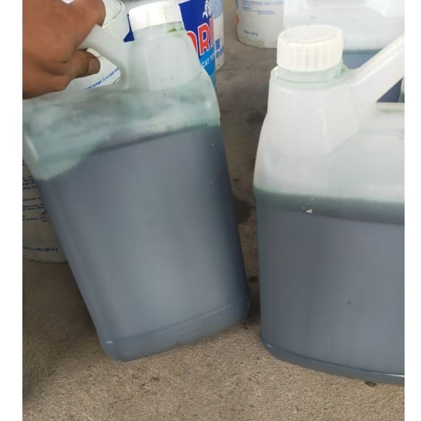 obat rumput /cairan pembasmi rumput liar..5liter siap pakai .praktis tanpa perlu.dicampur lagi.dijam