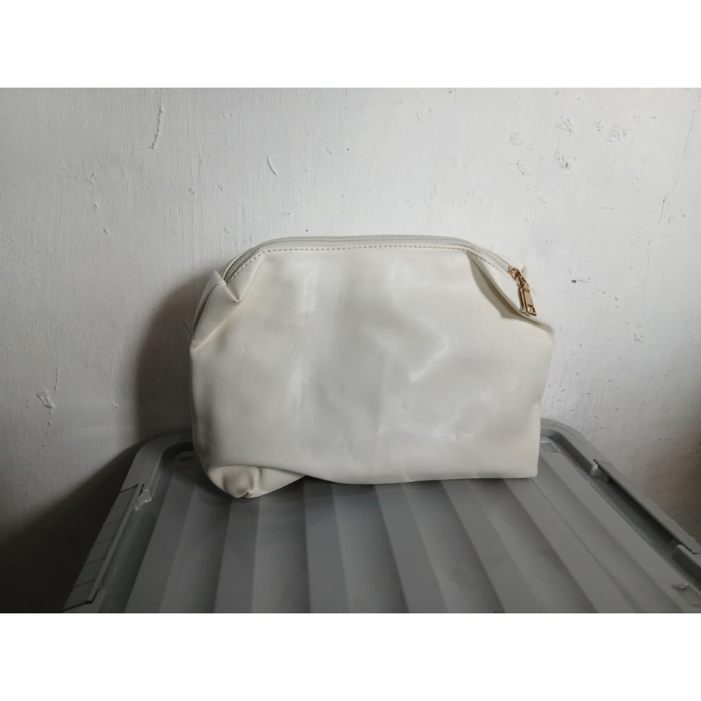 tas pouch hand bag wanita cewe kulit leather putih white preloved