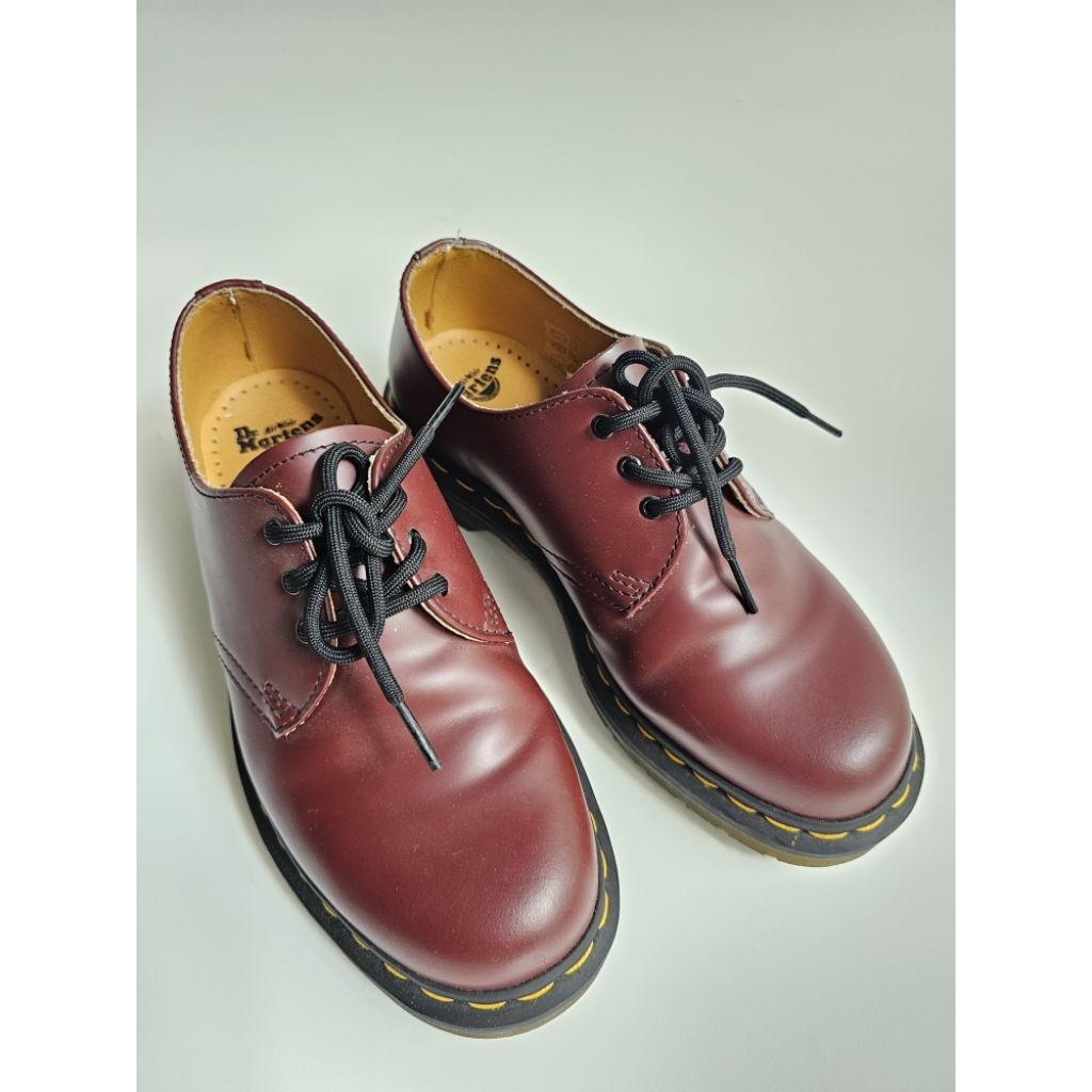 Preloved Dr. Martens Girl Shoes