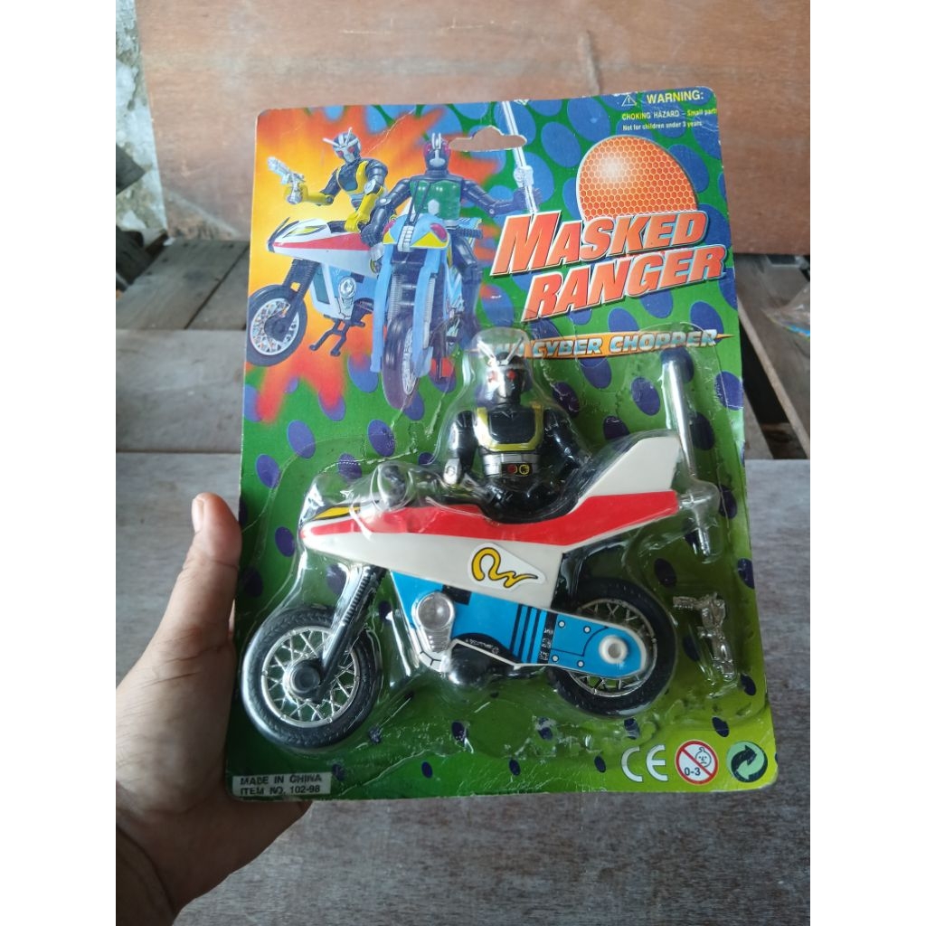 mainan rare fintage sepeda motor robo rezer dan figure kamen rider black rx robo