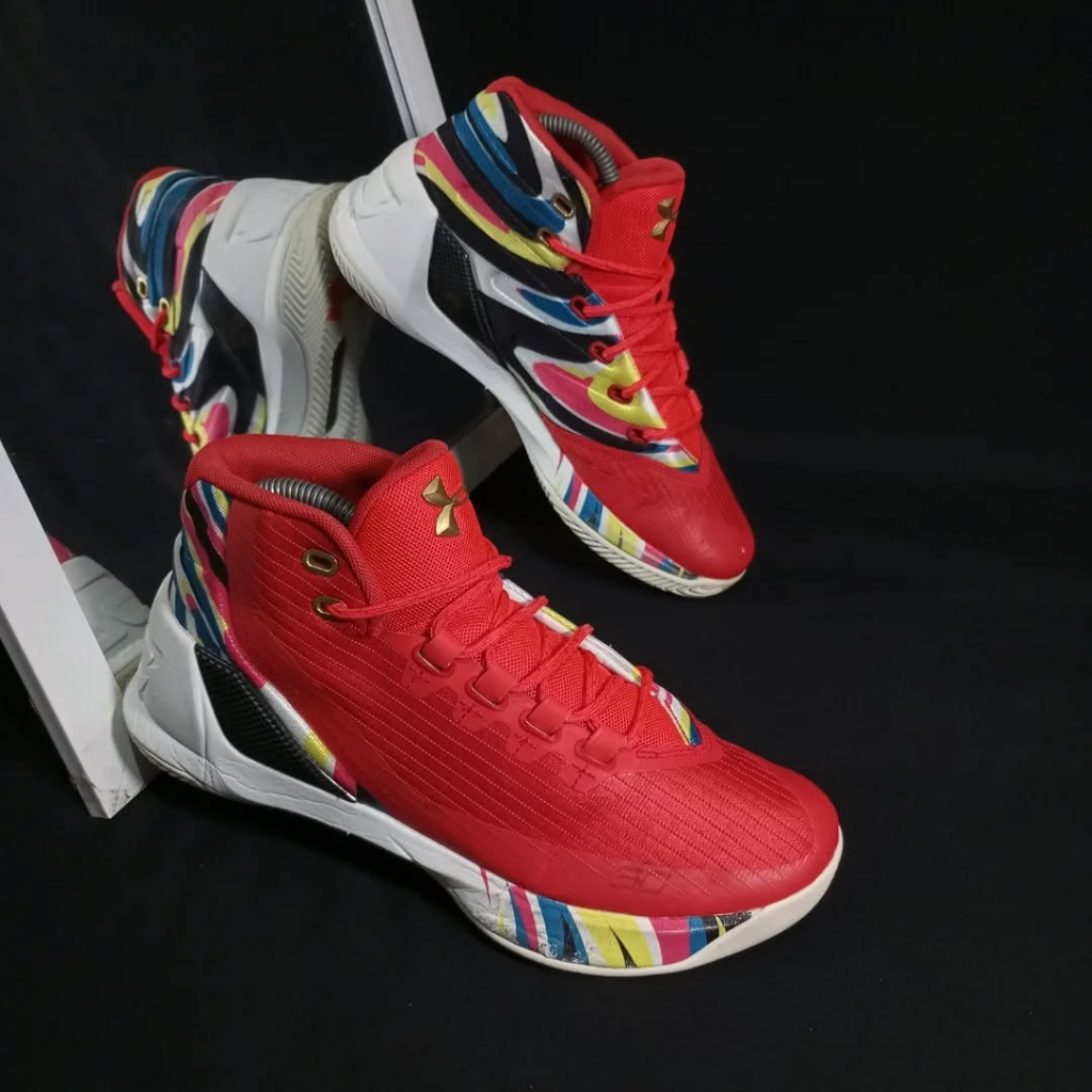 PRELOVED SEPATU BASKET CURRY 3 SIZE 39 SECOND