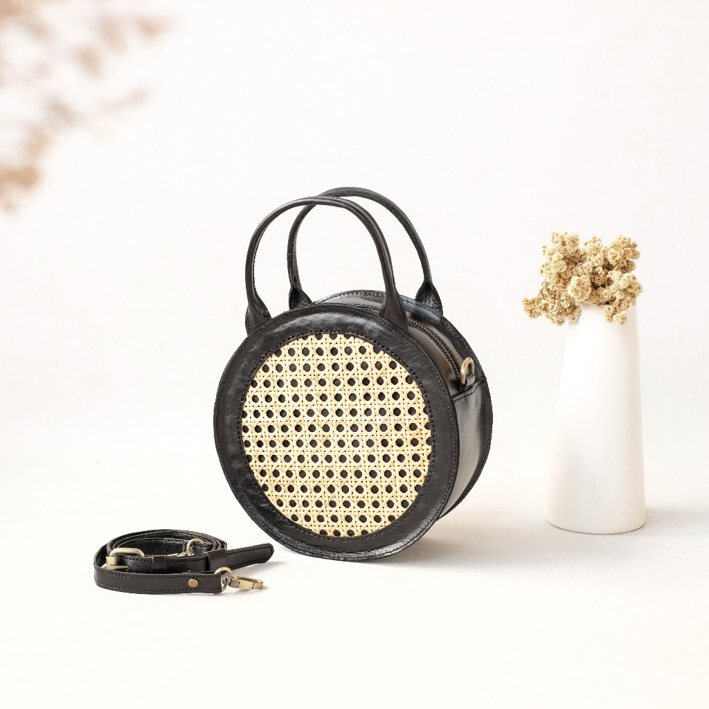 SLING BAG ANYAMAN ROTAN JESIE by LUSEE