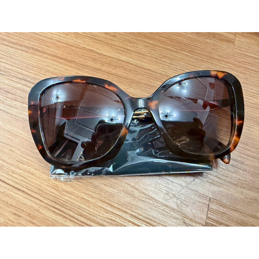Kacamata hitam Prada/sunglases Prada