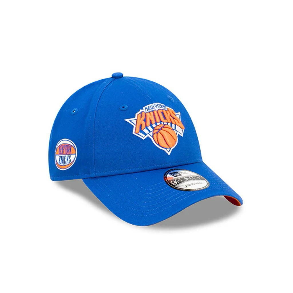 TOPI NEWERA NEW YORK KNICKS NBA SIDEBALL MAJESTIC BLUE 9FORTY CAP