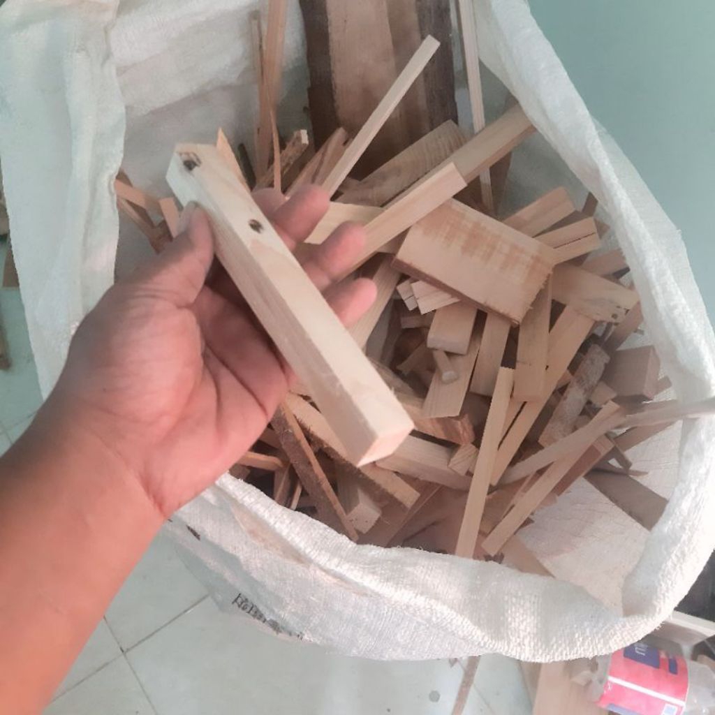 limbah kayu pinus sisa produksi