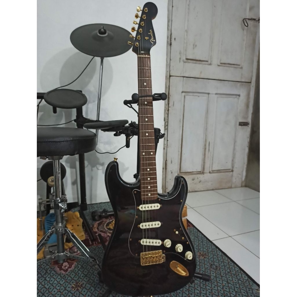 gitar fender stratocaster midnight series made in japan