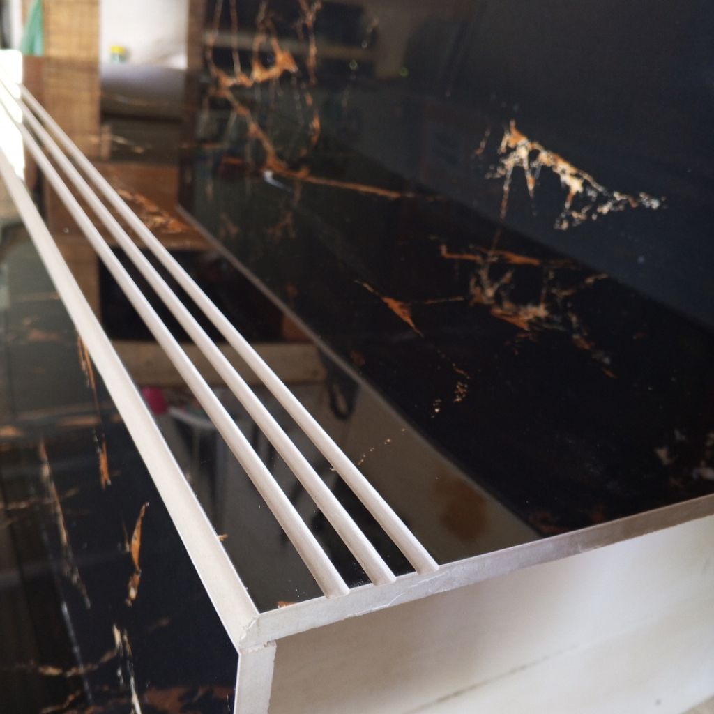 (BROS) Granit Tangga 30x120 | 20x120 | Hitam Motif Emas Juragan