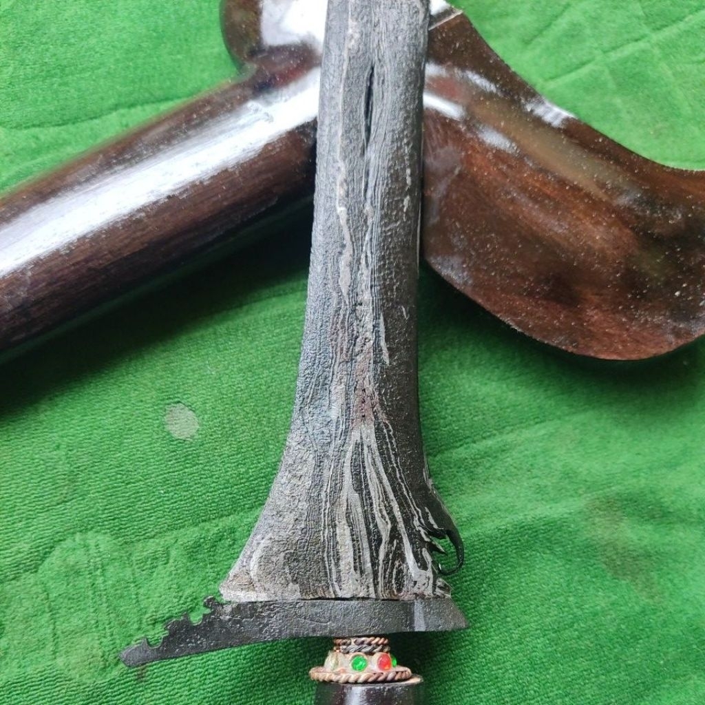 keris Pamengkang jagat (damar murup)