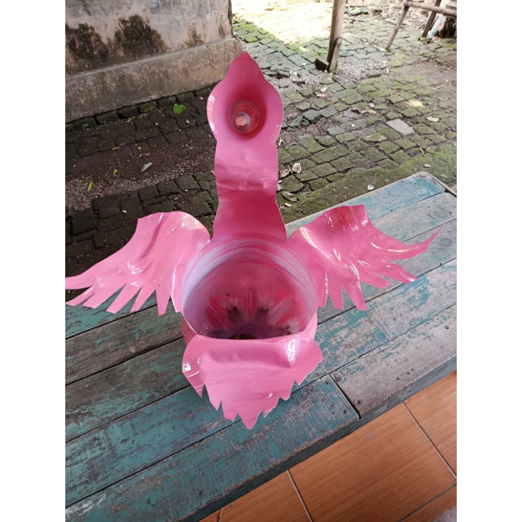 pot angsa warna pink
