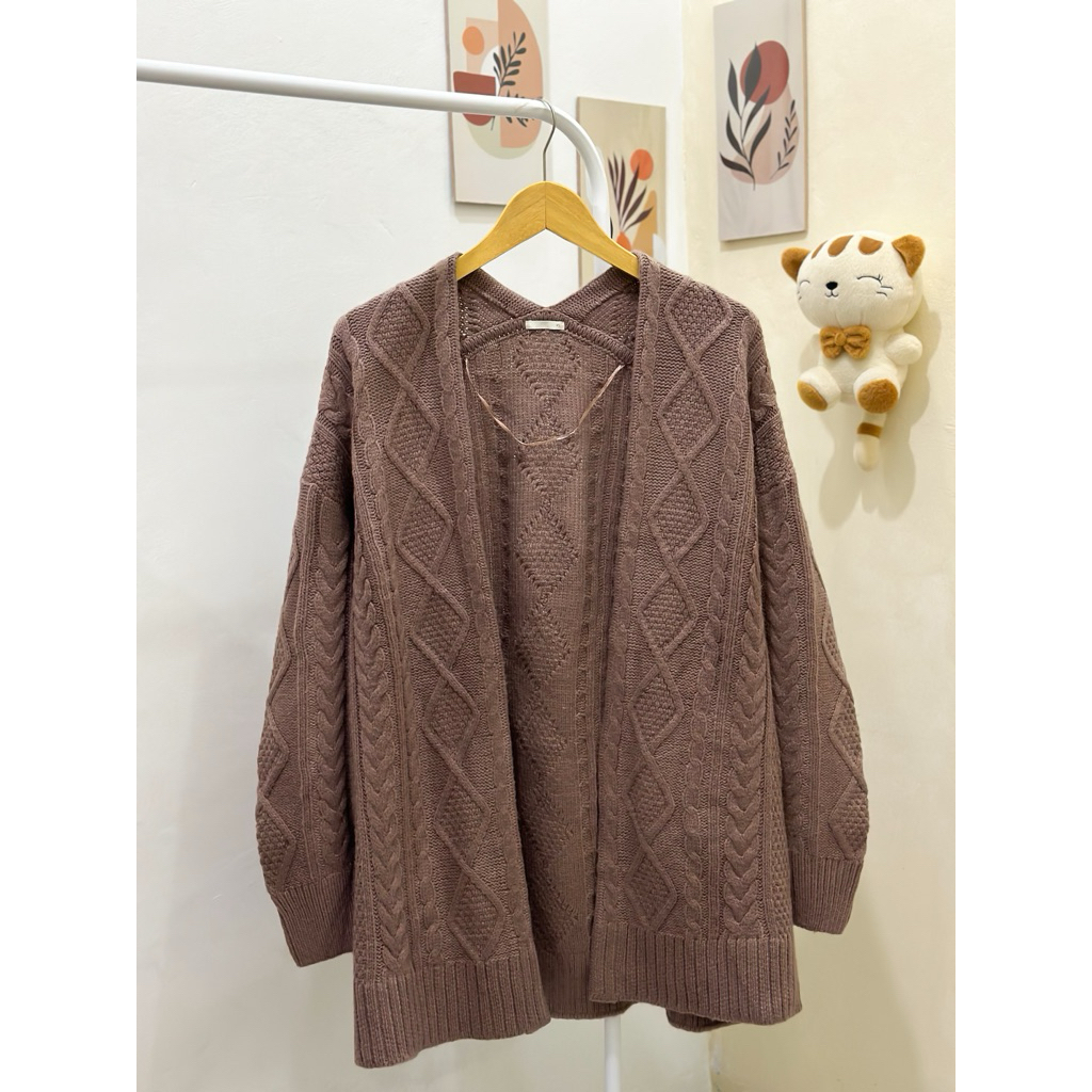 cardigan kepang Uniqlo