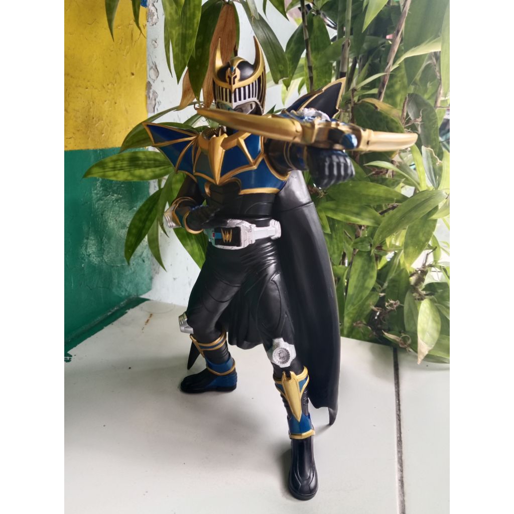 big sofubi / bigsof kamen rider ryuki ( knigt survive pose )