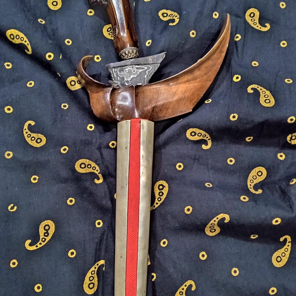 Keris sepuh carubuk wahyu tumurun
