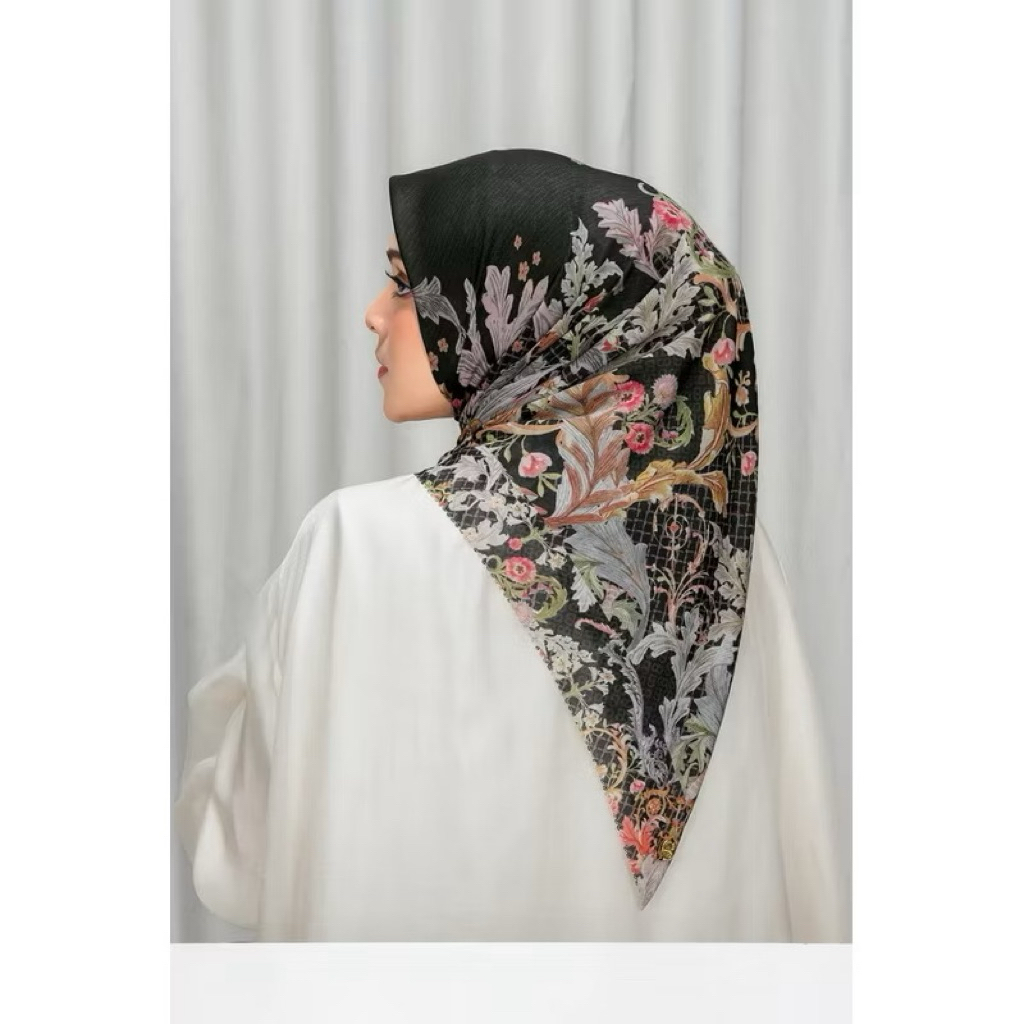 royale grandeur buttonscarves