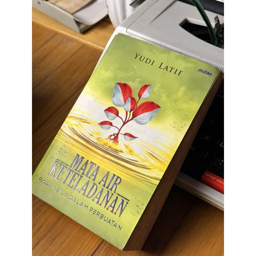 Buku Mata Air Keteladanan - Yudi Latif