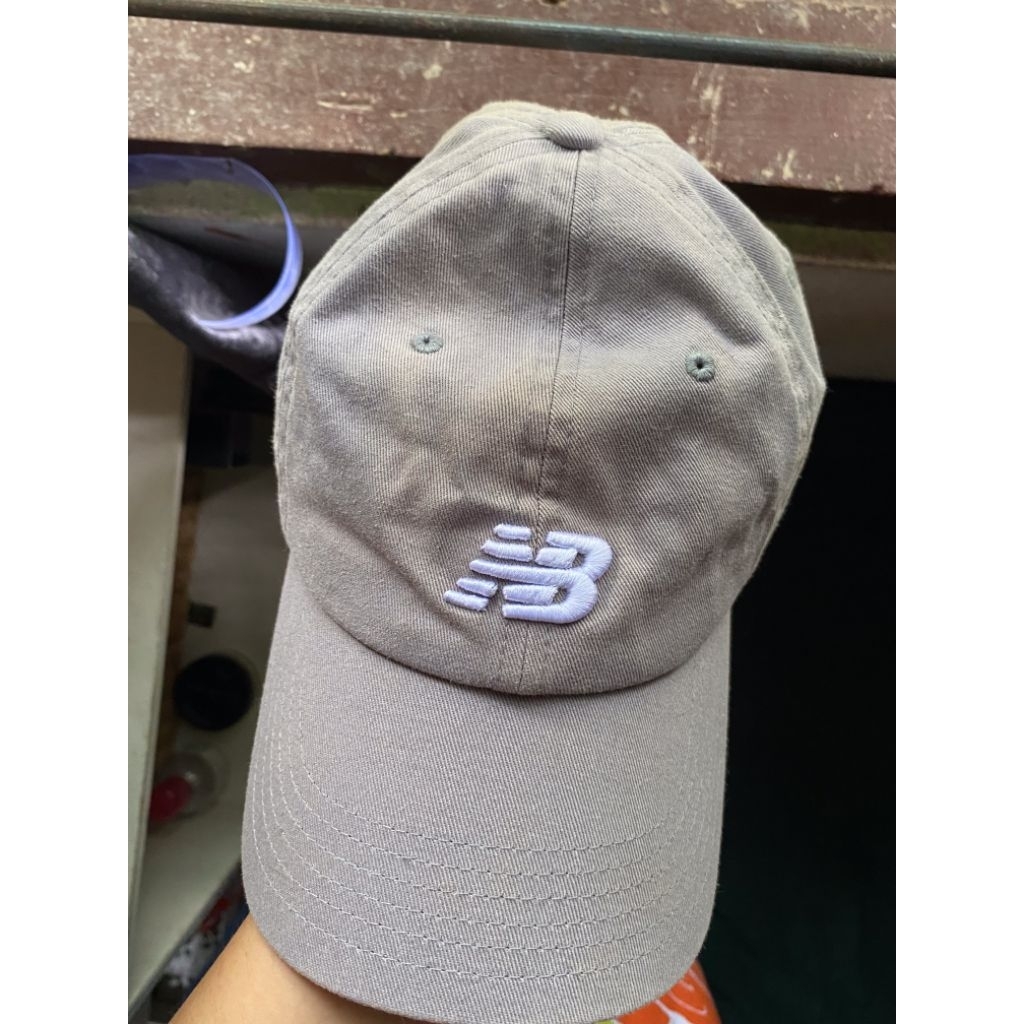 preloved topi NB