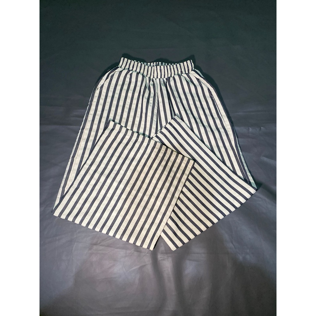Celana Wanita (Preloved) Motif Garis
