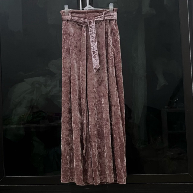 GU Kulot Wide Velvet Kriwil With Belt