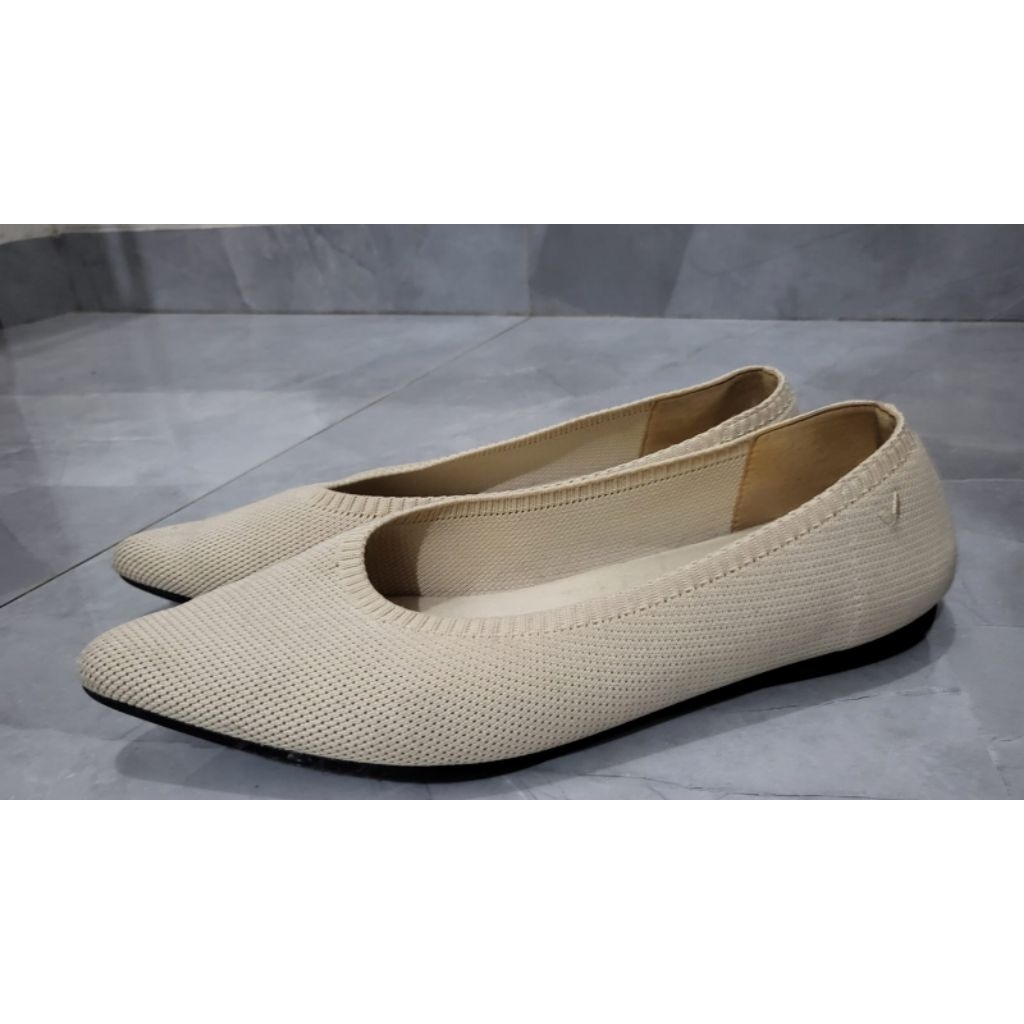 VIVAIA - pointed toe ballet flat shoes - ivory - 40
