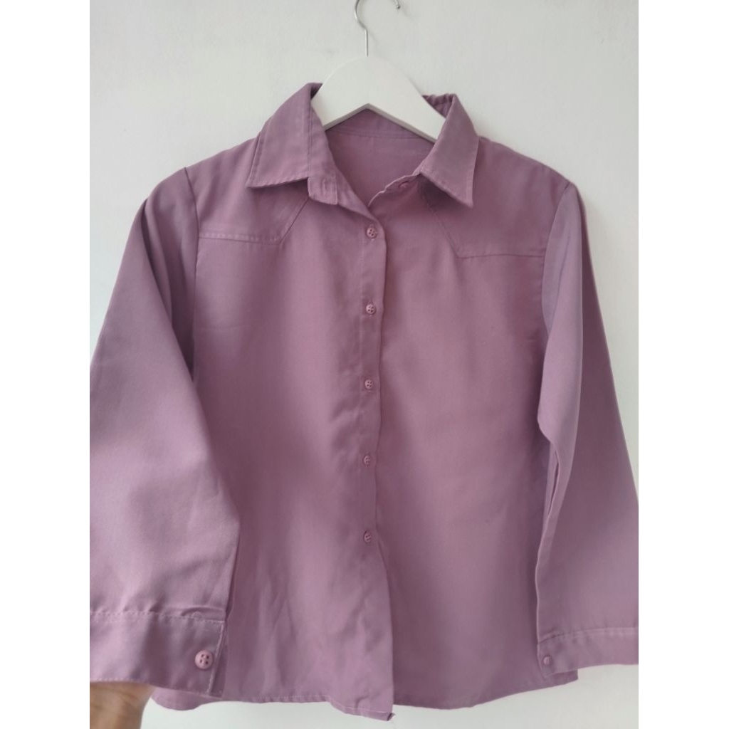 Kemeja Ungu Tua