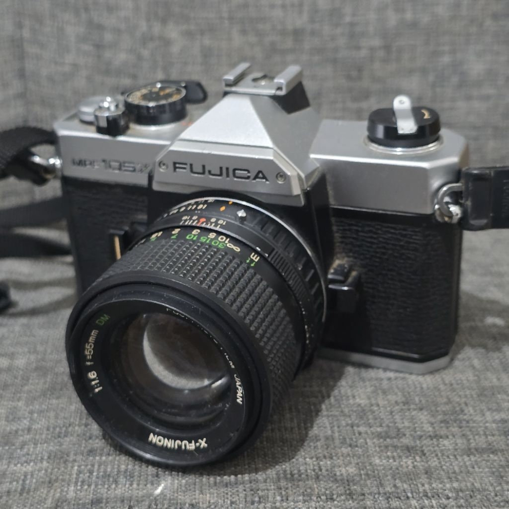 kamera jadul vintage analog fujica mpf105x with lensa 55mm 1.6 x-fujinon ( hidup normal)