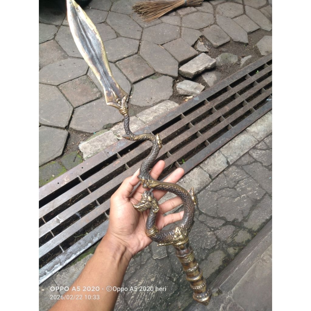 PAJANGAN HADIAH DEKORASI NAGA RUNTING BAHAN ASLI KUNINGAN