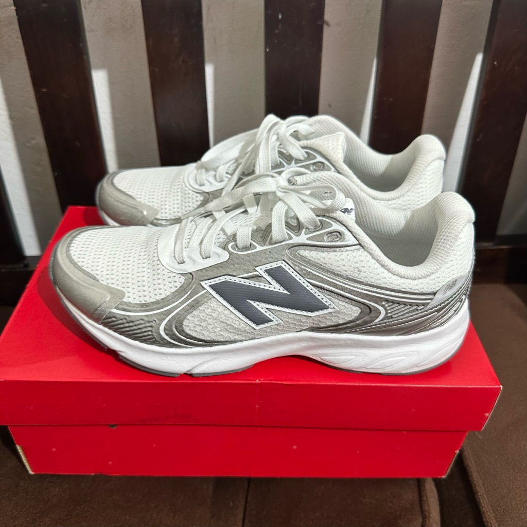 NEW BALANCE AMAS WOMEN'S RUNNING SHOES