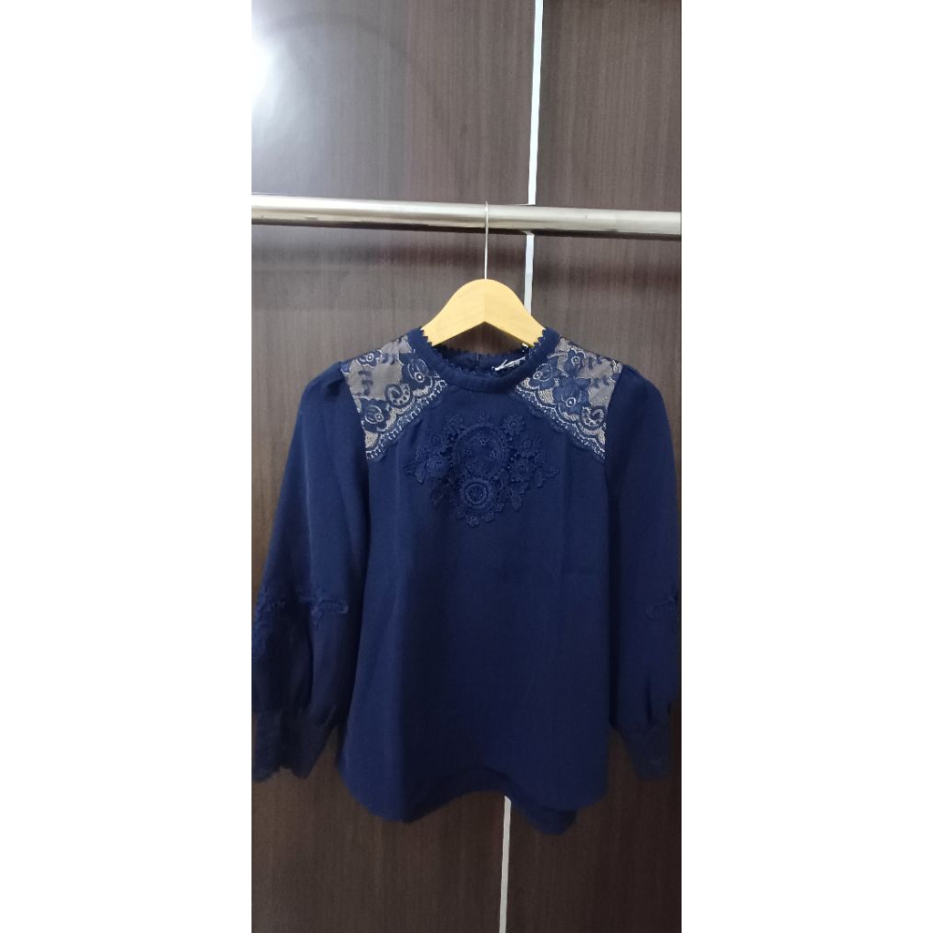 PRELOVED BAJU IMPORT BIRU LENGAN PANJANG Merk ONANOKO