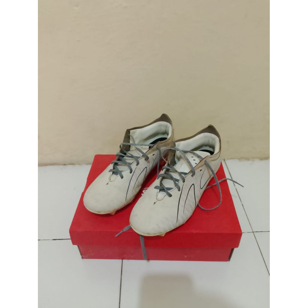 sepatu bola specs original.. second size 41