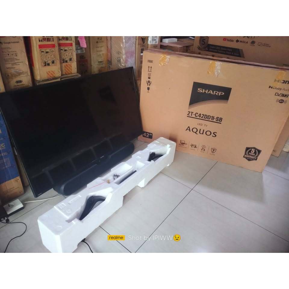 TV LED SHARP 42 IN DIGITAL TV Kondisi bekas pemakaian 4212F