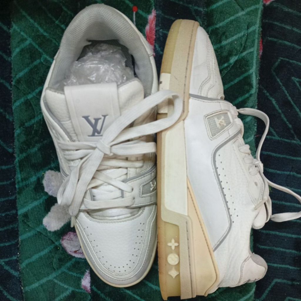 sepatu second branded kulit 40 Lv