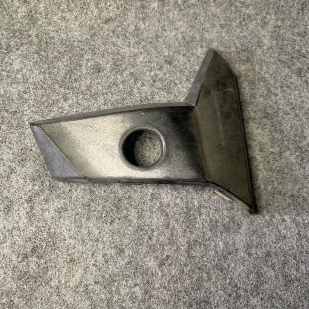 Cover Step Tutup Footstep Sayap belakang Revo Lama Supra x 125 Batman kiri