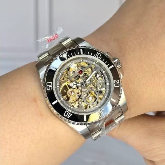 jam tangan pria RLX  Submariner Andrea Pirlo dengan strap Oyster chain.