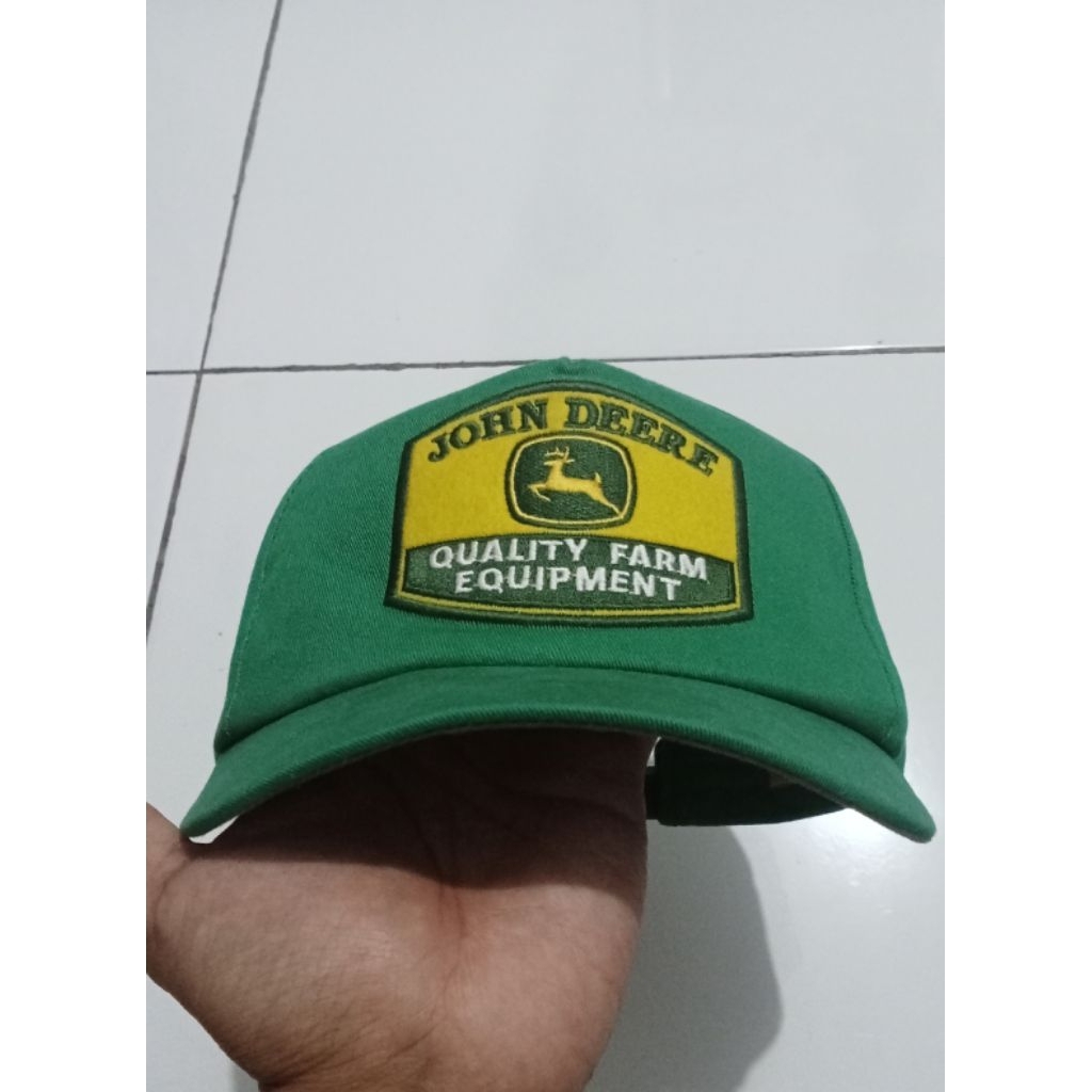 Topi John Deere