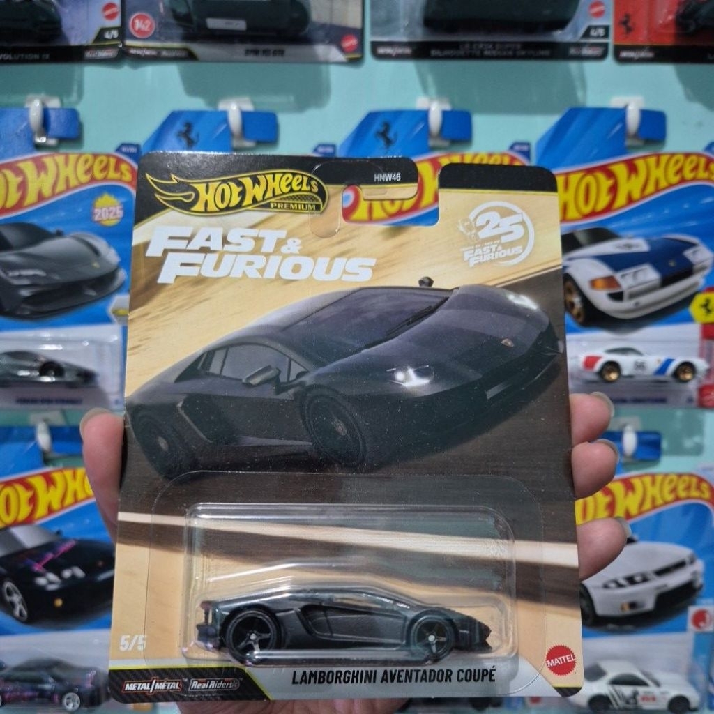 HOT WHEELS PREMIUM LAMBORGHINI AVENTADOR COUPE