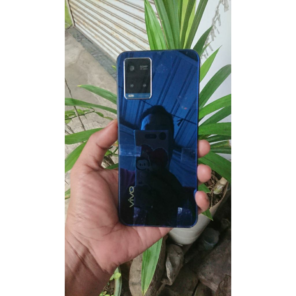 Vivo y33s 8/256 Hp second minus