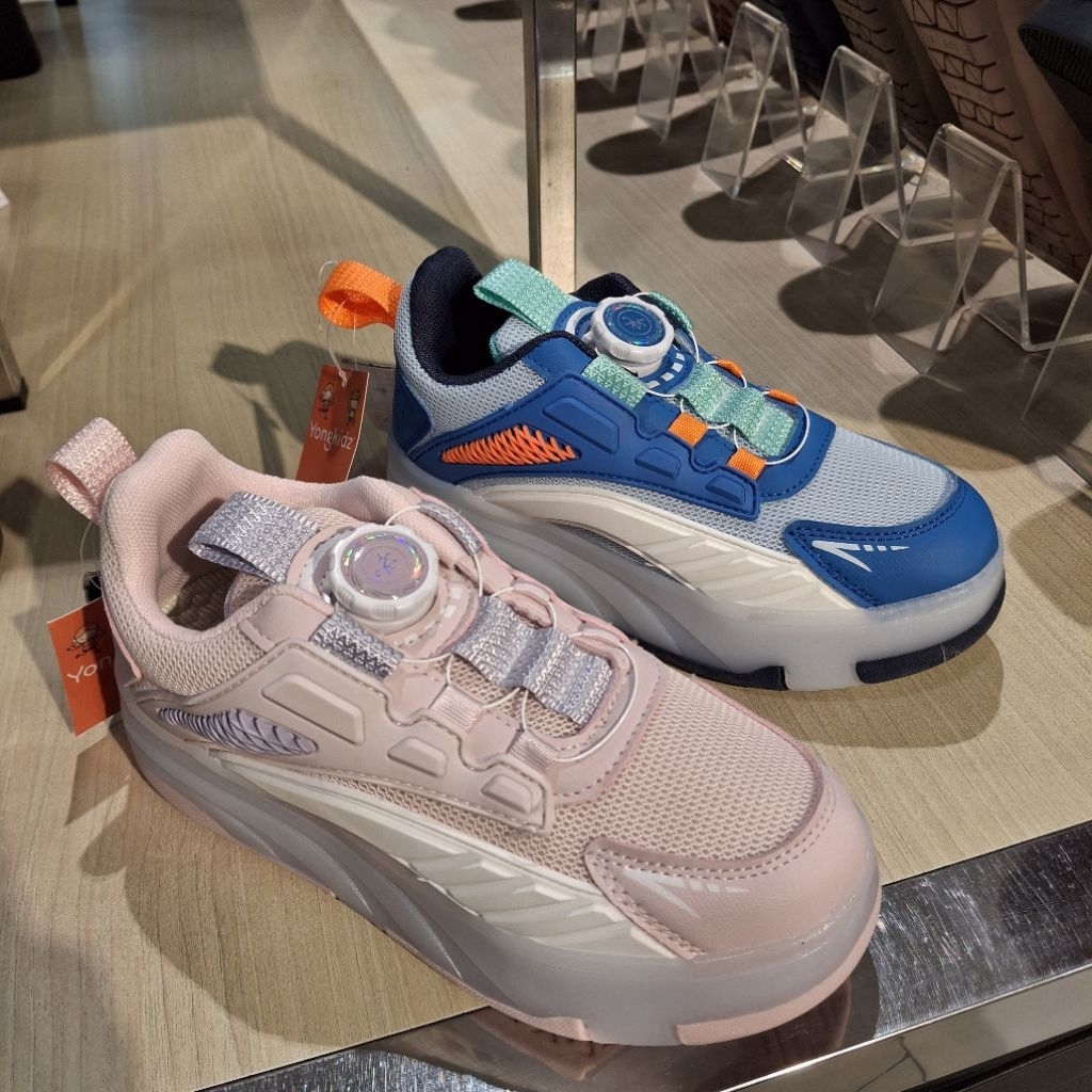 Yongkidz sepatu roda/sepatu sneakers new arrival anak cowok cewek lampu bisa nyala warna warni ori s